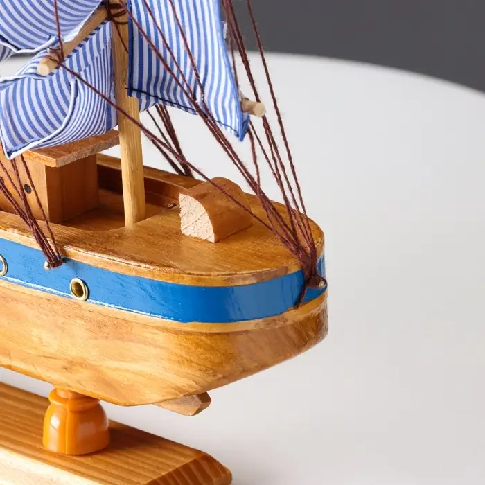 Сувенирная модель корабля &laquo;Эрна&raquo;, 40&times;7.5&times;38 см