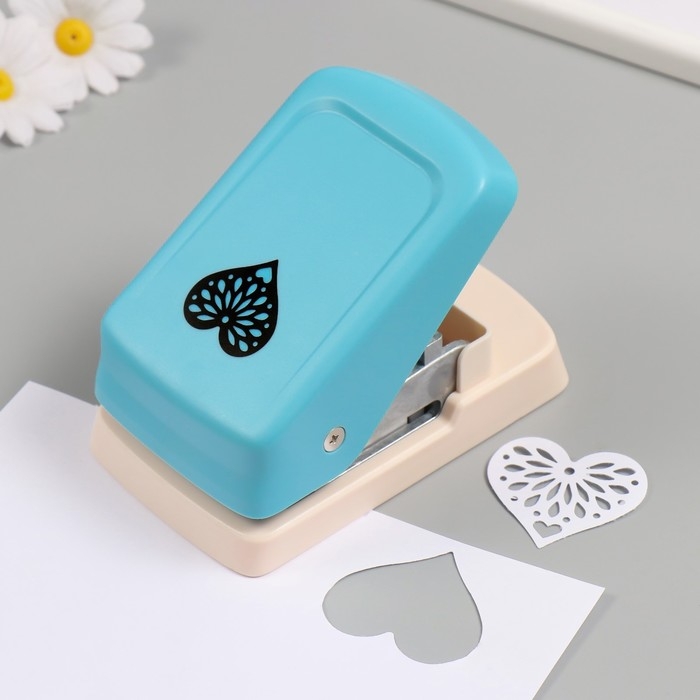 Дырокол фигурный рисунок 5х5 см Дырокол фигурный рисунок 5х5 см "Сердце фигурное" 8.6х14,6х6,9 см