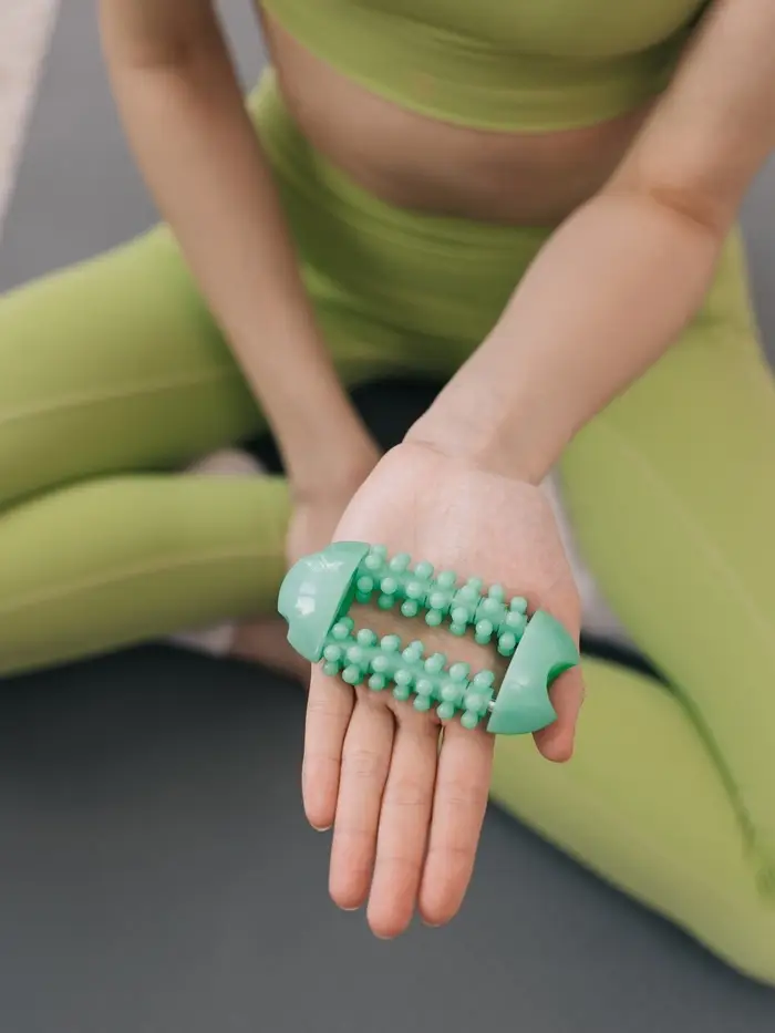 Массажёр для рук и ног, 14 колёс, 10, 5 5 см, зелёный