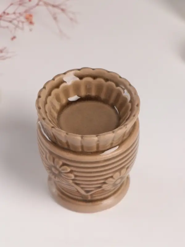Аромалампа для эфирных масел &laquo;Соцветие&raquo;, керамика, т. серая, 7.7&times;7.7&times;8 см