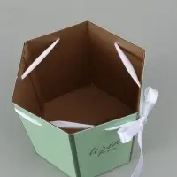 Коробка подарочная складная &laquo;С любовью&raquo;, 17&times;14.8&times;19.5 см, шестигранник