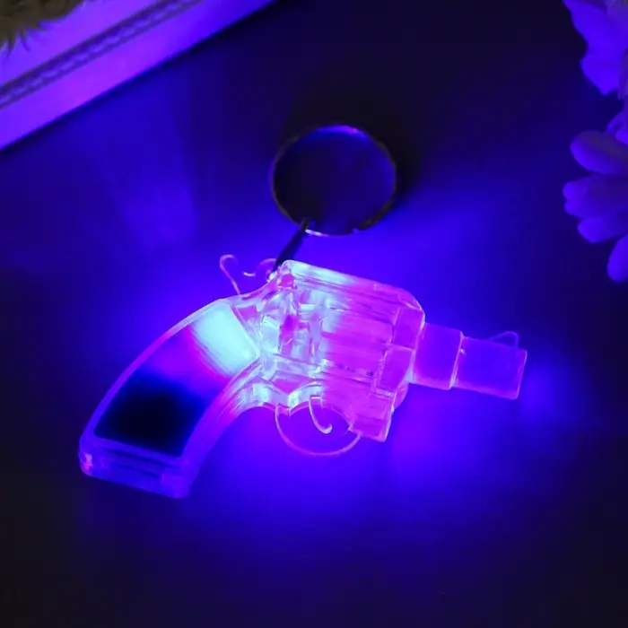 Фонарик брелок для ключей на кольце «Револьвер», мигает, 6.5×4.5×1.5 см, МИКС Фонарик брелок для ключей на кольце «Револьвер», мигает, 6.5×4.5×1.5 см, МИКС