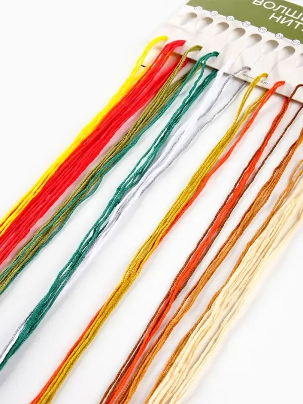 Вышивка гладью 20х20 см "Огни спящей чащи"