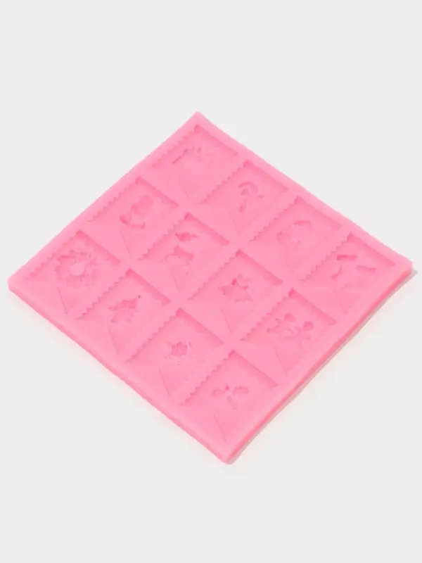 Молд для заливки &laquo;Новогодние флажки&raquo;, силикон, 12 ячеек, 13.5&times;0.8 см, розовый