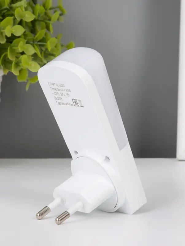 Ночник СТАРТ NL 2LED &laquo;Комета&raquo;, 1 Вт, RGB, 3000К, 9.5&times;4&times;2.5/6.5 см, белый