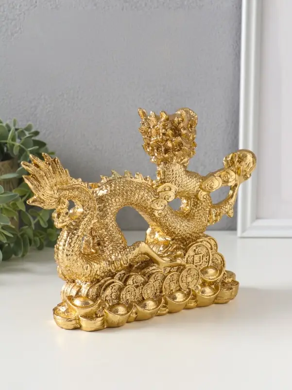 Нэцкэ полистоун "Дракон с шаром на монетах" золото 21х16,5х6 см