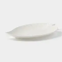 Блюдо для подачи &laquo;Лист&raquo;, 30&times;19.5&times;3 см, керамика, цвет белый