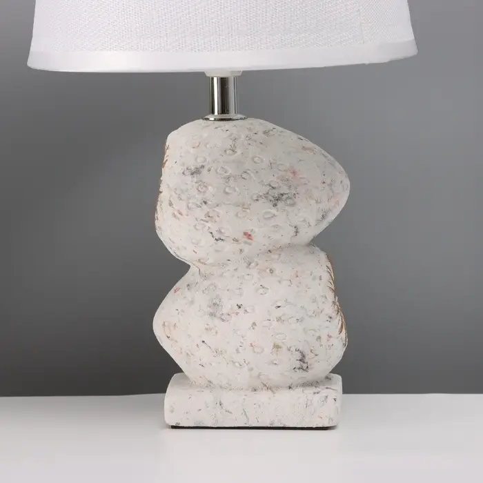 Лампа настольная RISALUX &laquo;Ника&raquo;, 40 Вт, Е14, белая, 20&times;20&times;34 см