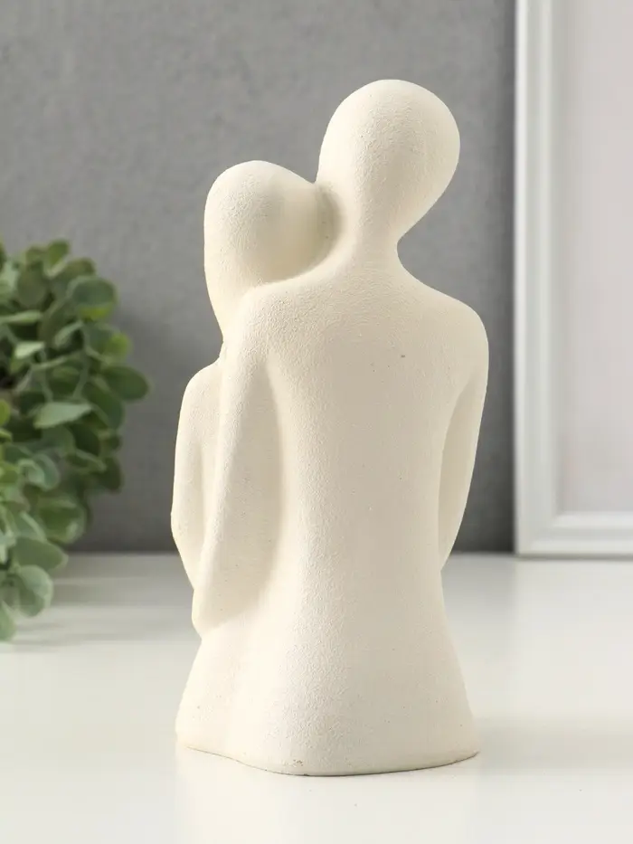 Бюст полистоун "Влюблённые - объятия" песочный 9х7,5х19,5 см Бюст полистоун "Влюблённые - объятия" песочный 9х7,5х19,5 см