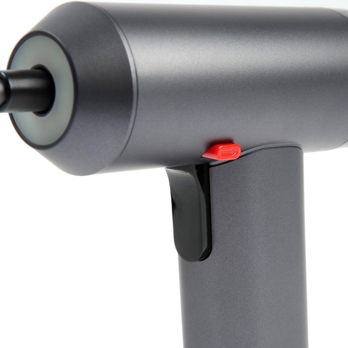 Аккумуляторная отвертка ТУНДРА ПРОФИ, 3.6 В, 2 Ач, Li-ion, 220 об/мин, 12 предметов, кейс Аккумуляторная отвертка ТУНДРА ПРОФИ, 3.6 В, 2 Ач, Li-ion, 220 об/мин, 12 предметов, кейс