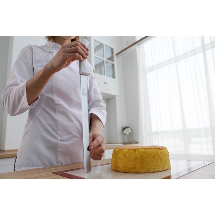 Нож для бисквита, мелкие зубчики, ручка пластик, рабочая поверхность 29,5 см, толщина лезвия 1,9 мм, цвет белый Нож для бисквита, мелкие зубчики, ручка пластик, рабочая поверхность 29,5 см, толщина лезвия 1,9 мм, цвет белый