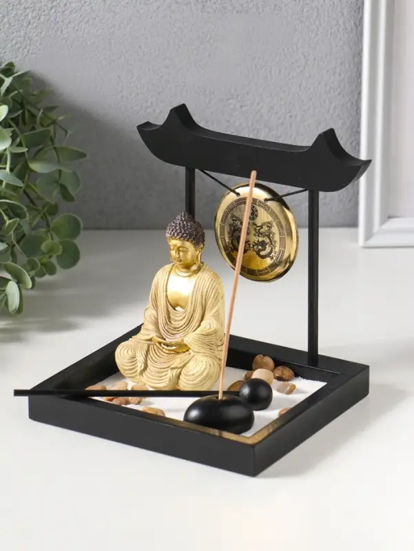 Сад Дзен "Будда в кремовом у гонга" песок+камни+аромапалочки 13,2х15х16 см