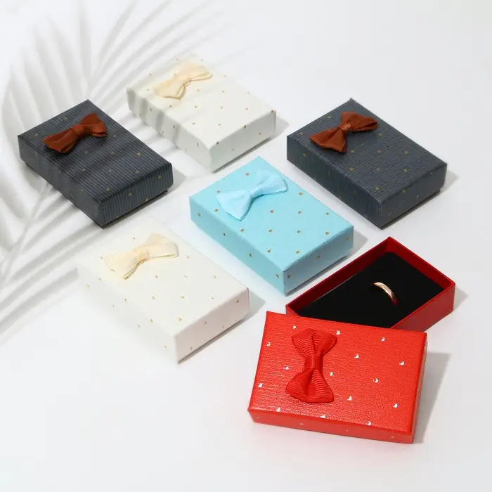 Коробочка подарочная под набор «Крапинки», 5×8 (размер полезной части 4.7×7.7 см), МИКС, вставка чёрная