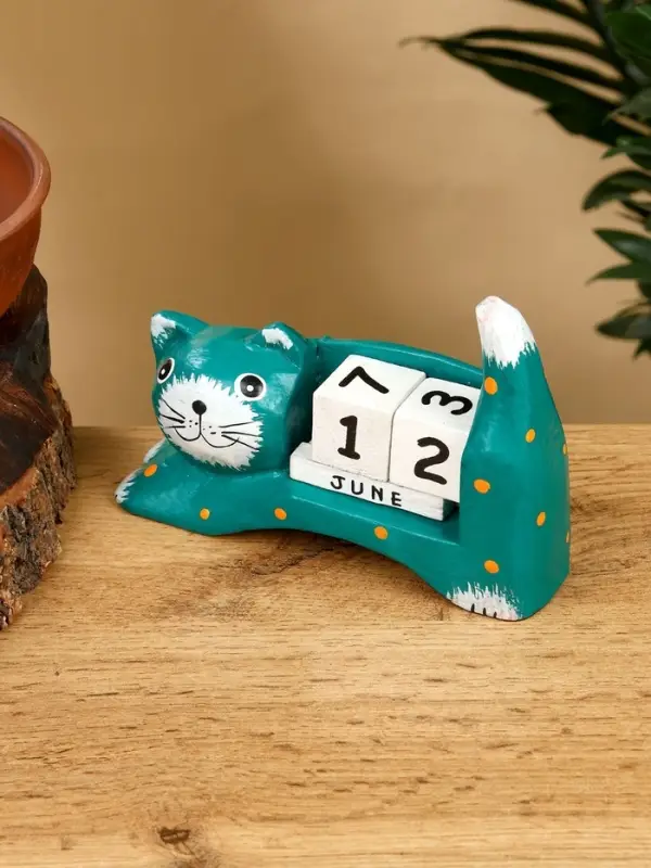 Календарь настольный &laquo;Кошка&raquo;, 14&times;5.4&times;10 см, дерево, зелёный