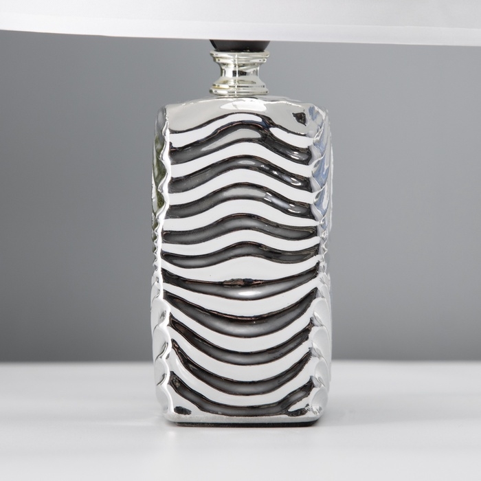 Настольная лампа с абажуром RISALUX «Авейро», Е14, 40 Вт, хром, 18×18×28 см Настольная лампа с абажуром RISALUX «Авейро», Е14, 40 Вт, хром, 18×18×28 см