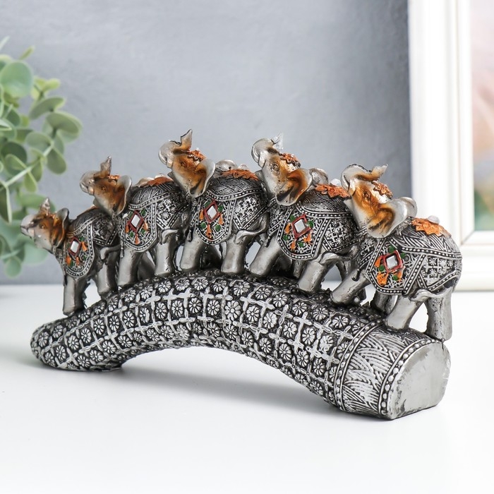 Сувенир полистоун Сувенир полистоун "Пять слонов на бивне с цветами" серебро 20,5х4х11 см