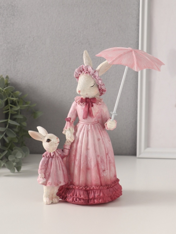 Сувенир полистоун Сувенир полистоун "Мама зайка с дочкой прогулка под зонтом" розовый 16х14х20,5 см