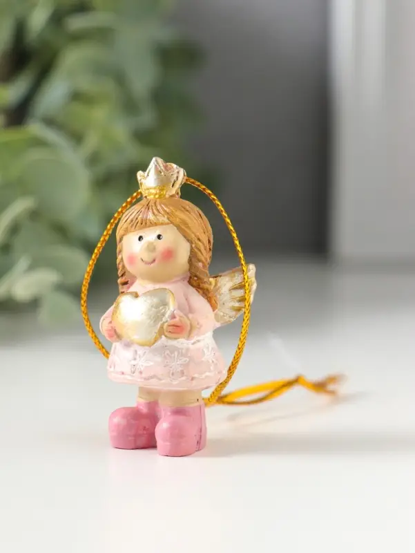 Сувенир полистоун "Малышка-ангел в розовом платье, с сердцем в руках" 3х2,5х5,5 см