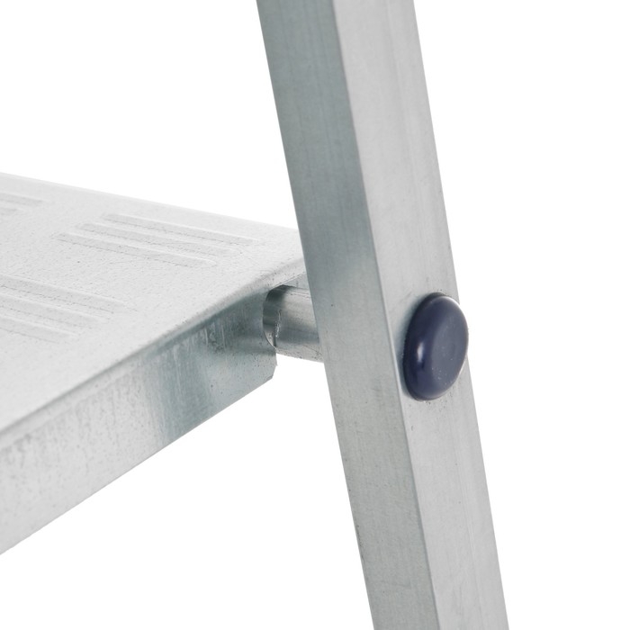 Стремянка ТУНДРА, оцинкованная, 7 ступеней Стремянка ТУНДРА, оцинкованная, 7 ступеней