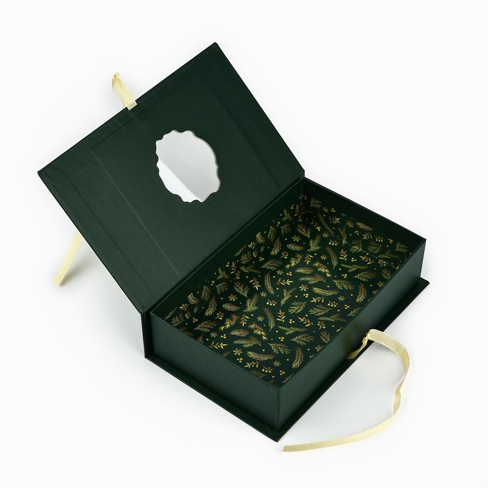 Коробка‒книга «Новогодний венок», 20 х 12.5 х 5 см, Новый год Коробка‒книга «Новогодний венок», 20 х 12.5 х 5 см, Новый год