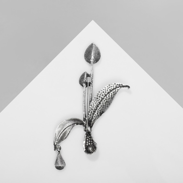 Брошь «Листва» с росой, цвет красно-белый в чернёном серебре Брошь «Листва» с росой, цвет красно-белый в чернёном серебре