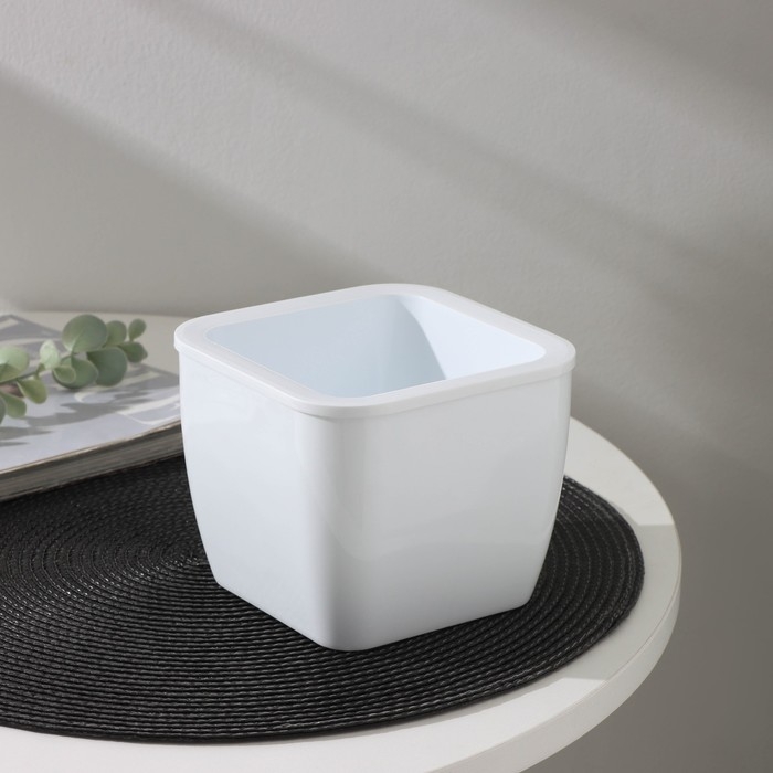 Кашпо для цветов со вставкой «Глянец», 1,2 л (0,8 л), цвет белый Кашпо для цветов со вставкой «Глянец», 1,2 л (0,8 л), цвет белый