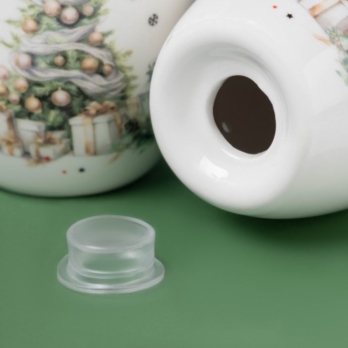 Новогодний набор для специй Доляна «Приближение чуда», 3 предмета: солонка 80 мл, перечница 80 мл, подставка, керамика, цвет белый Новогодний набор для специй Доляна «Приближение чуда», 3 предмета: солонка 80 мл, перечница 80 мл, подставка, керамика, цвет белый