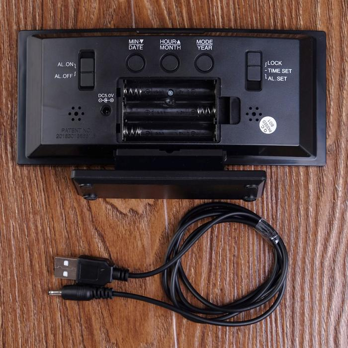 Часы-будильник электронные с календарем и термометром, 17 х 9 х 4 см, 3AAA, USB Часы-будильник электронные с календарем и термометром, 17 х 9 х 4 см, 3AAA, USB