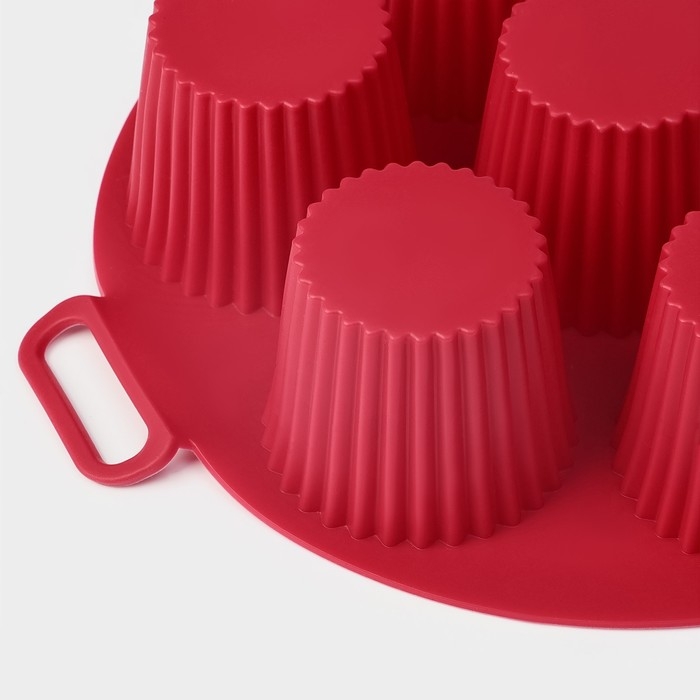 Форма для выпечки Доляна «Рифленый круг», силикон, 20×20×5 см, 7 ячеек (5,5×5 см), цвет бордовый Форма для выпечки Доляна «Рифленый круг», силикон, 20×20×5 см, 7 ячеек (5,5×5 см), цвет бордовый