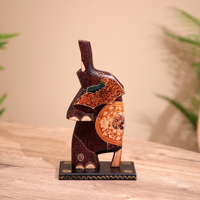 Сувенир Сувенир "Слон" на подставке, батик, дерево 25 см