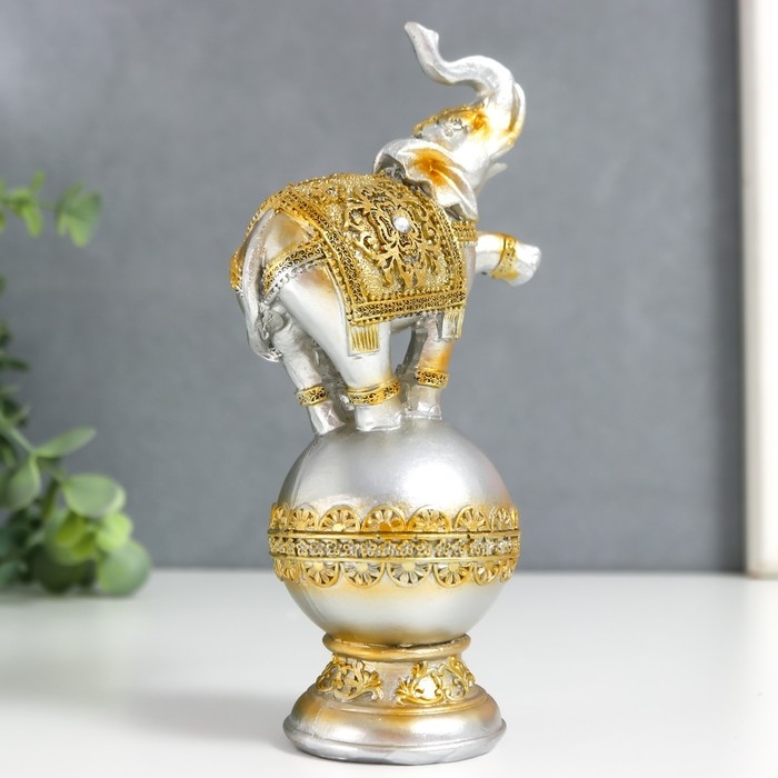 Сувенир полистоун Сувенир полистоун "Слон на шаре в ажурной попоне" 19х8,5х5,5 см
