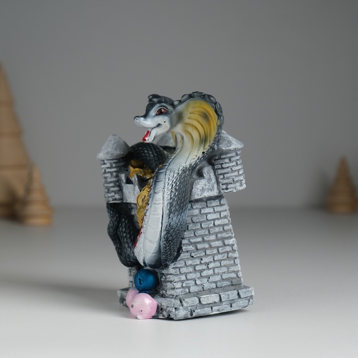 Копилка полистоун Копилка полистоун "Змея тёмная на башне" 7х6,5х10,3 см