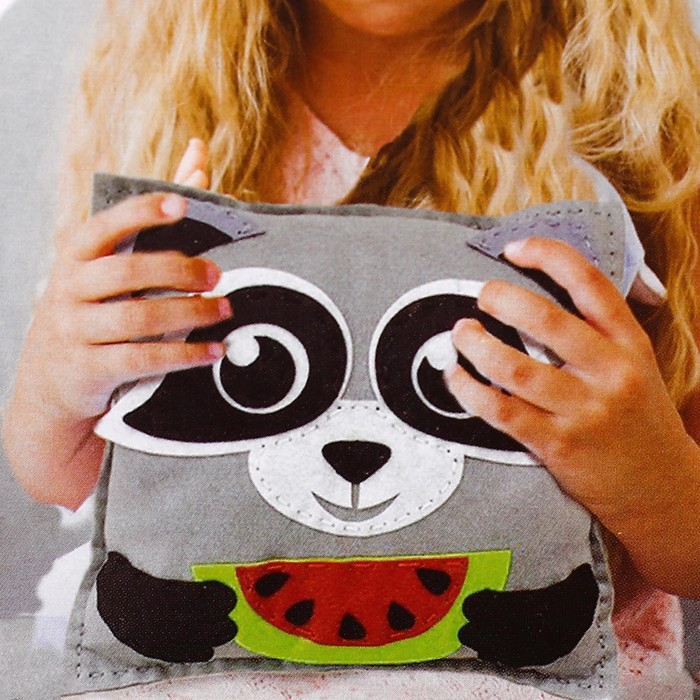 Подушка из фетра, набор для шитья «Енот», 25х25 см Подушка из фетра, набор для шитья «Енот», 25х25 см