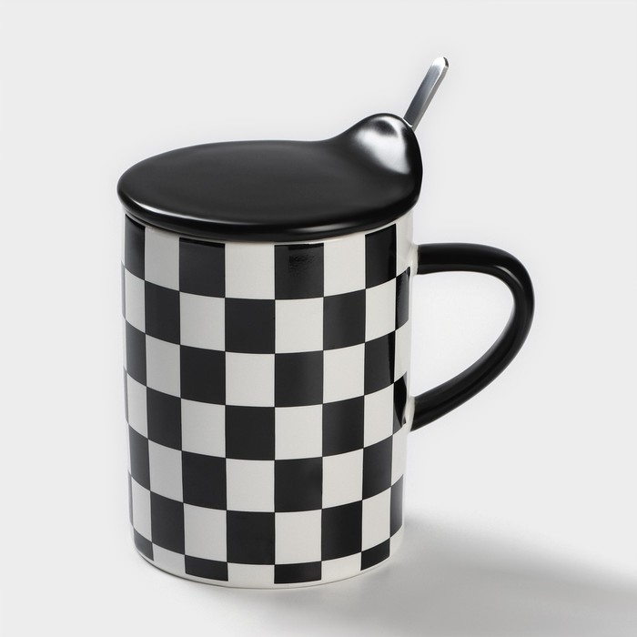 Кружка керамическая с ложкой &laquo;Абстракт&raquo;, 400 мл, цвет чёрный и белый