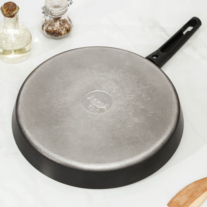 Сковорода «Дарья», d=30 см, съёмная ручка, антипригарное покрытие, цвет чёрный Сковорода «Дарья», d=30 см, съёмная ручка, антипригарное покрытие, цвет чёрный