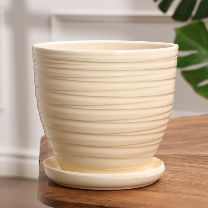 Горшок цветочный Горшок цветочный "Нежность" бежевый 2,4 л