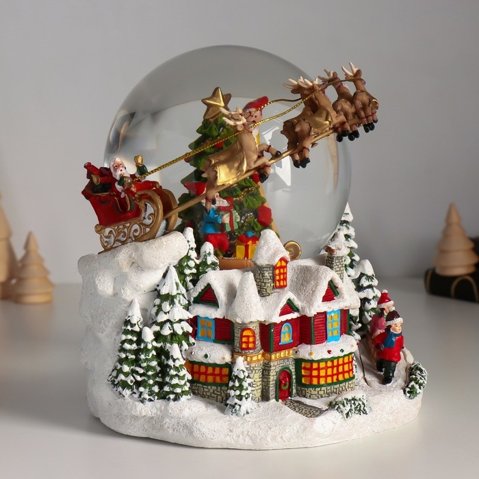 Сувенир полистоун водяной шар музыка, свет Сувенир полистоун водяной шар музыка, свет "Сани Деда Мороза" d=12 см 17х16,5х17,5 см