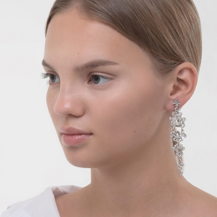 Клипсы «Ажур» капли с завитками, цвет белый в серебре Клипсы «Ажур» капли с завитками, цвет белый в серебре