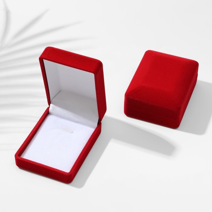 Футляр под гарнитур (серьги, кулон) «Прямоугольник» 7,5×6, цвет красный, вставка белая Футляр под гарнитур (серьги, кулон) «Прямоугольник» 7,5×6, цвет красный, вставка белая