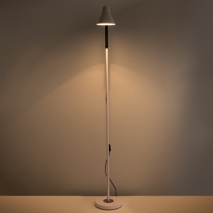 Торшер 19024/1WT E27 40Вт белый 22х22х160 см