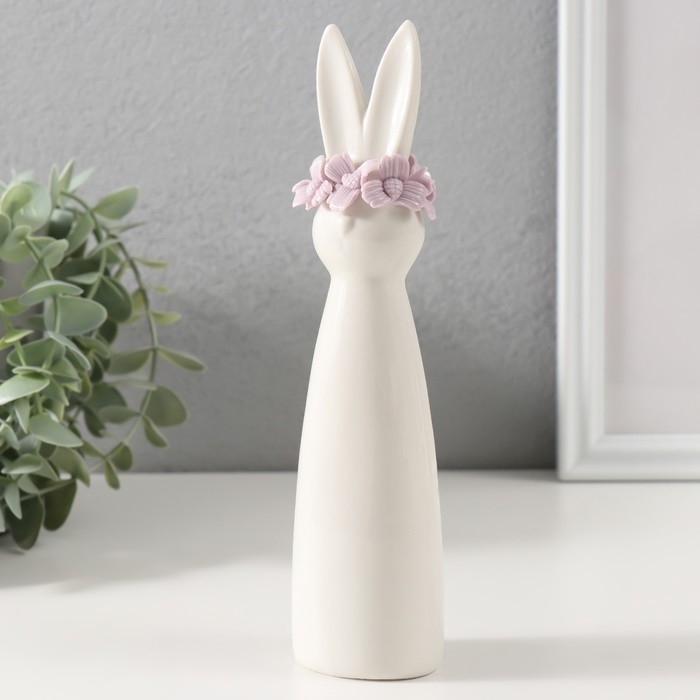 Сувенир керамика Сувенир керамика "Зайка в сиреневом цветочном веночке" 4,6х3,9х18,6 см