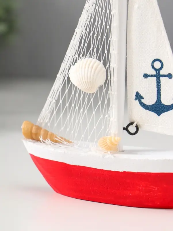 Сувенир дерево "Парусная лодка с якорем на парусе" бело-красный 11х2,5х14 см