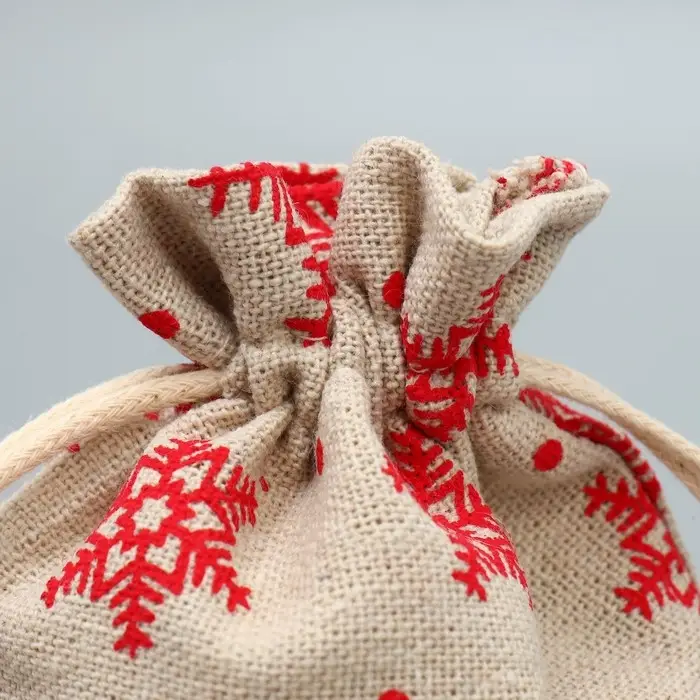 Мешочек подарочный холща «Новогодние ожидания», снежинки, холща, 10 х 12 см +/- 1.5 см Мешочек подарочный холща «Новогодние ожидания», снежинки, холща, 10 х 12 см +/- 1.5 см