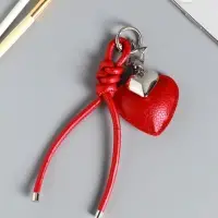 Брелок на карабине кожзам "Сердце" с узлом, красный 21х5,5х1,5 см