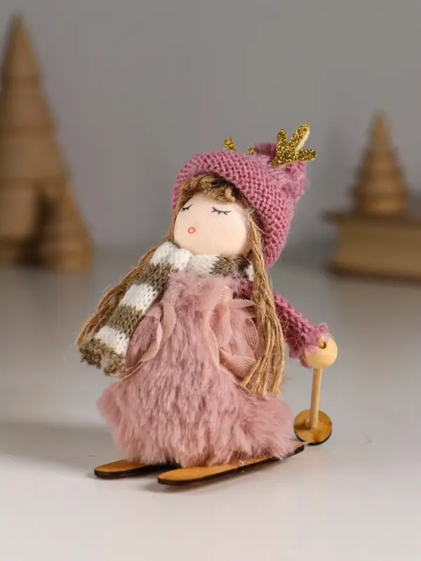Кукла интерьерная "Малышка в платье зефирки, на лыжах" 5,7х4,2х10 см