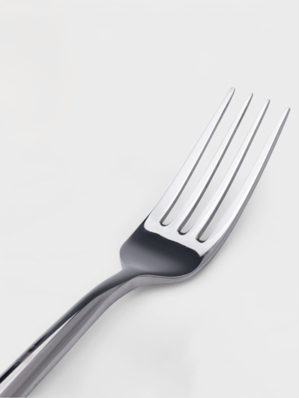 Вилка столовая Hanna Knövell Eman, 20.6 см, толщина 3 мм, нержавеющая сталь, серебристая Вилка столовая Hanna Knövell Eman, 20.6 см, толщина 3 мм, нержавеющая сталь, серебристая