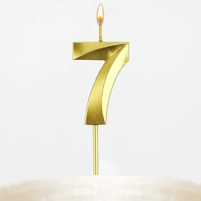Свеча цифра для торта &laquo;7&raquo;, золото, 2,3 х 8 см