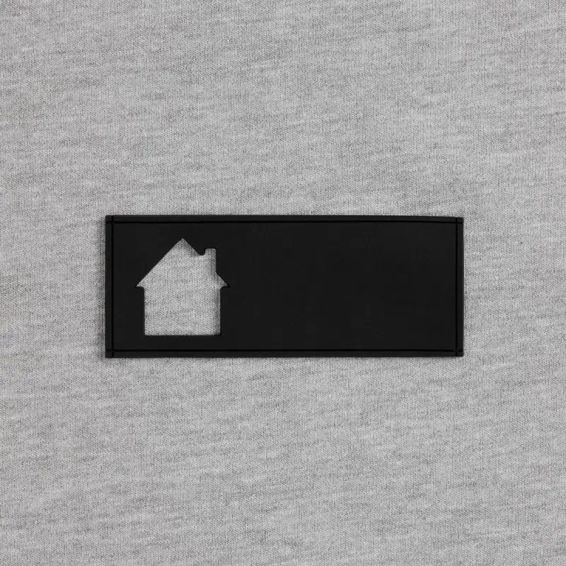 Лейбл из ПВХ с вырубкой «Дом», черный Лейбл из ПВХ с вырубкой «Дом», черный