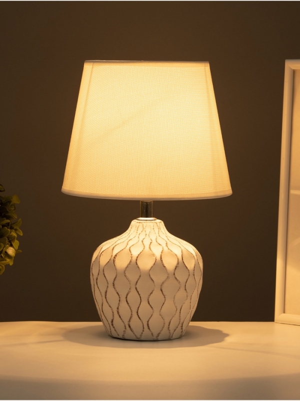 Настольная лампа Настольная лампа "Кудри" 1х40Вт Е14 белый/кофе 19,5х19,5х31см