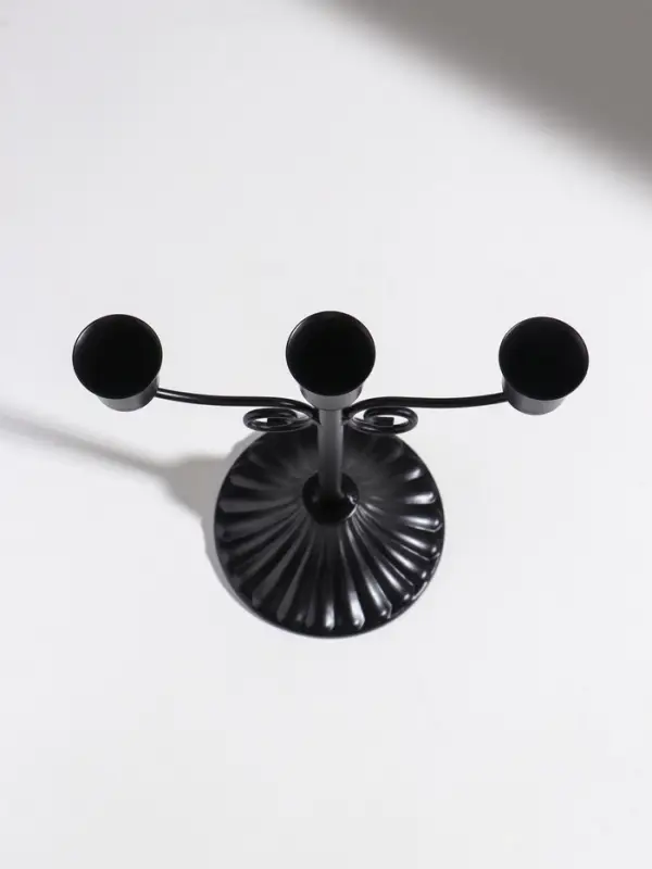 Подсвечник металл на 3 свечи  Подсвечник металл на 3 свечи "Классика с завитками" d=2,5 см чёрный 18х10х21 см